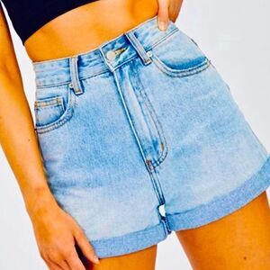 GITANO Vintage 90’s High Waisted Jean Shorts.